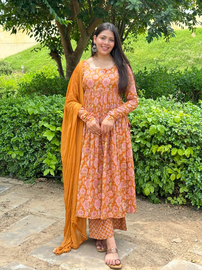 Joyfull mustard gher suit set