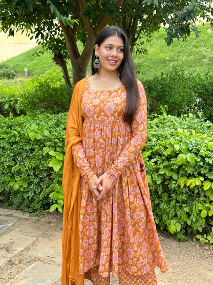 Joyfull mustard gher suit set